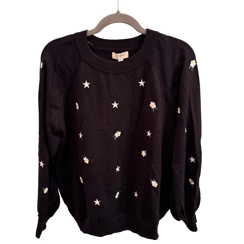 Umgee Black Star and Floral Embroidered Top